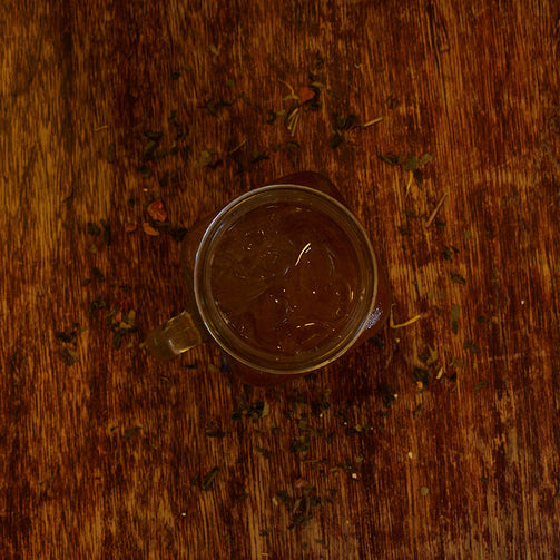 Té verde con mezcla herbaria frío 16oz (473ml)
