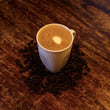Latte de violetas caliente 12oz (354ml)